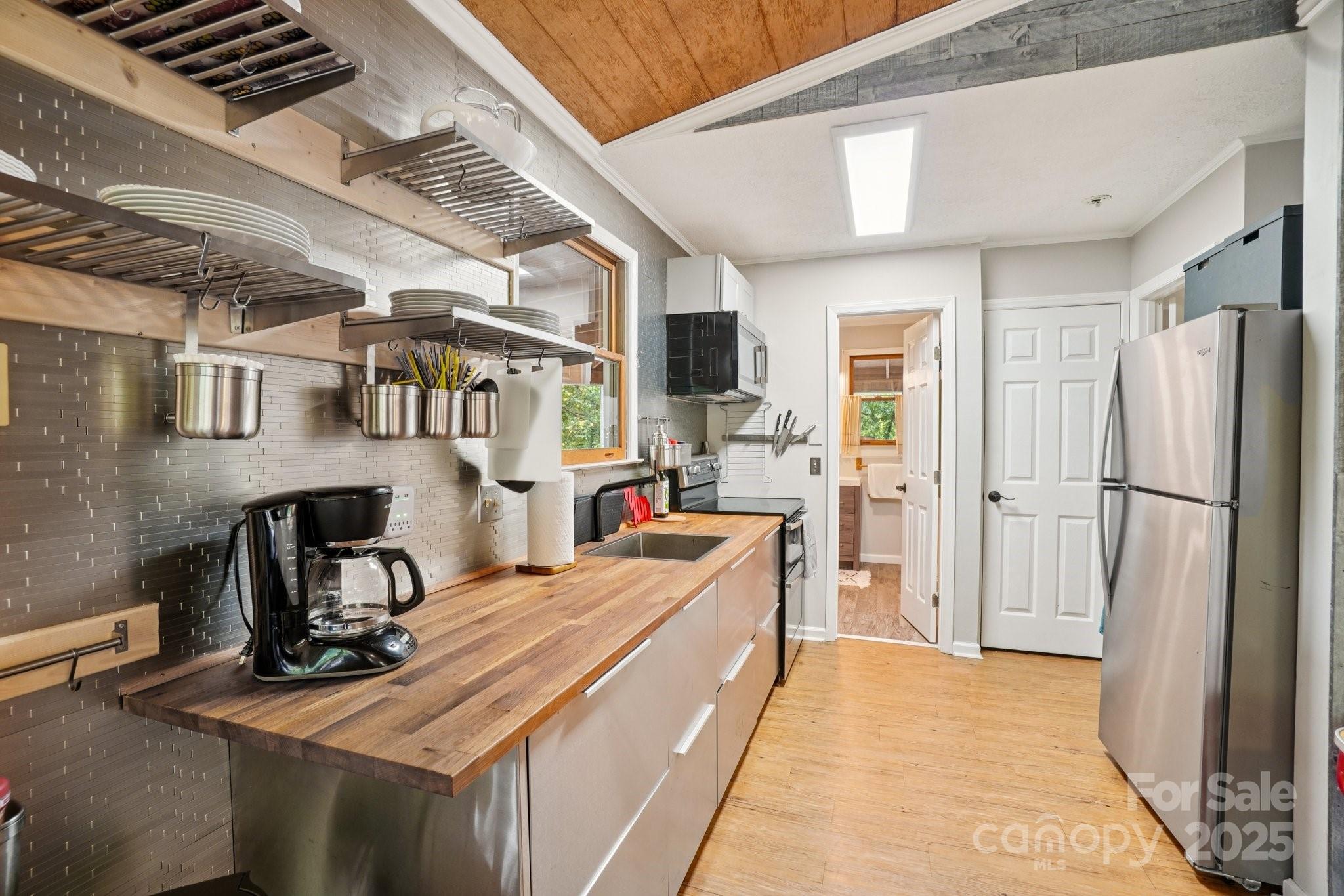 15 Pinewood Road Asheville, NC 28805 - Photo 10 of 36 Gallery Image 10