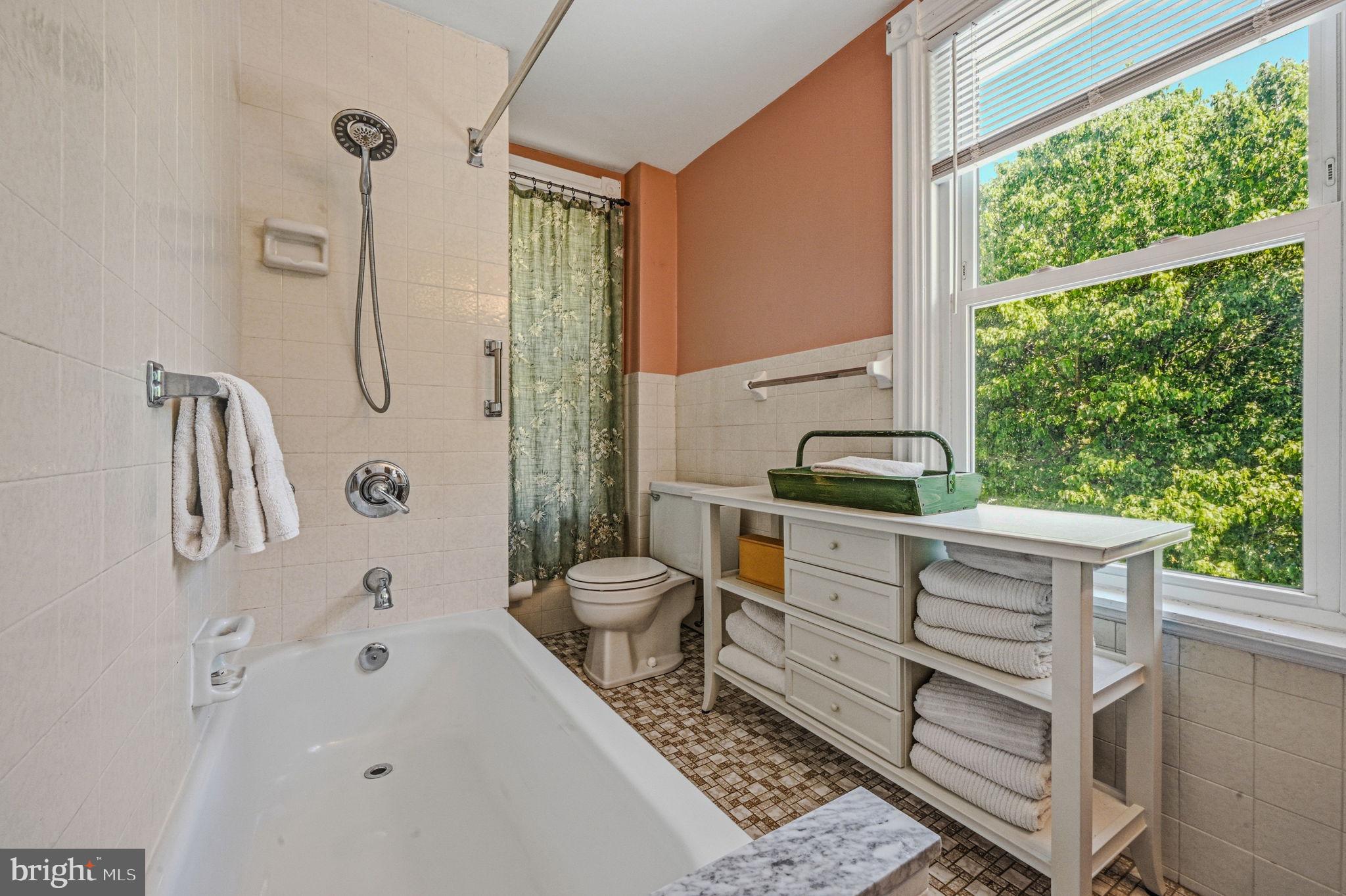 1101 Yorklyn Road Hockessin, DE 19707 - Photo 23 of 44 Chic Bathroom