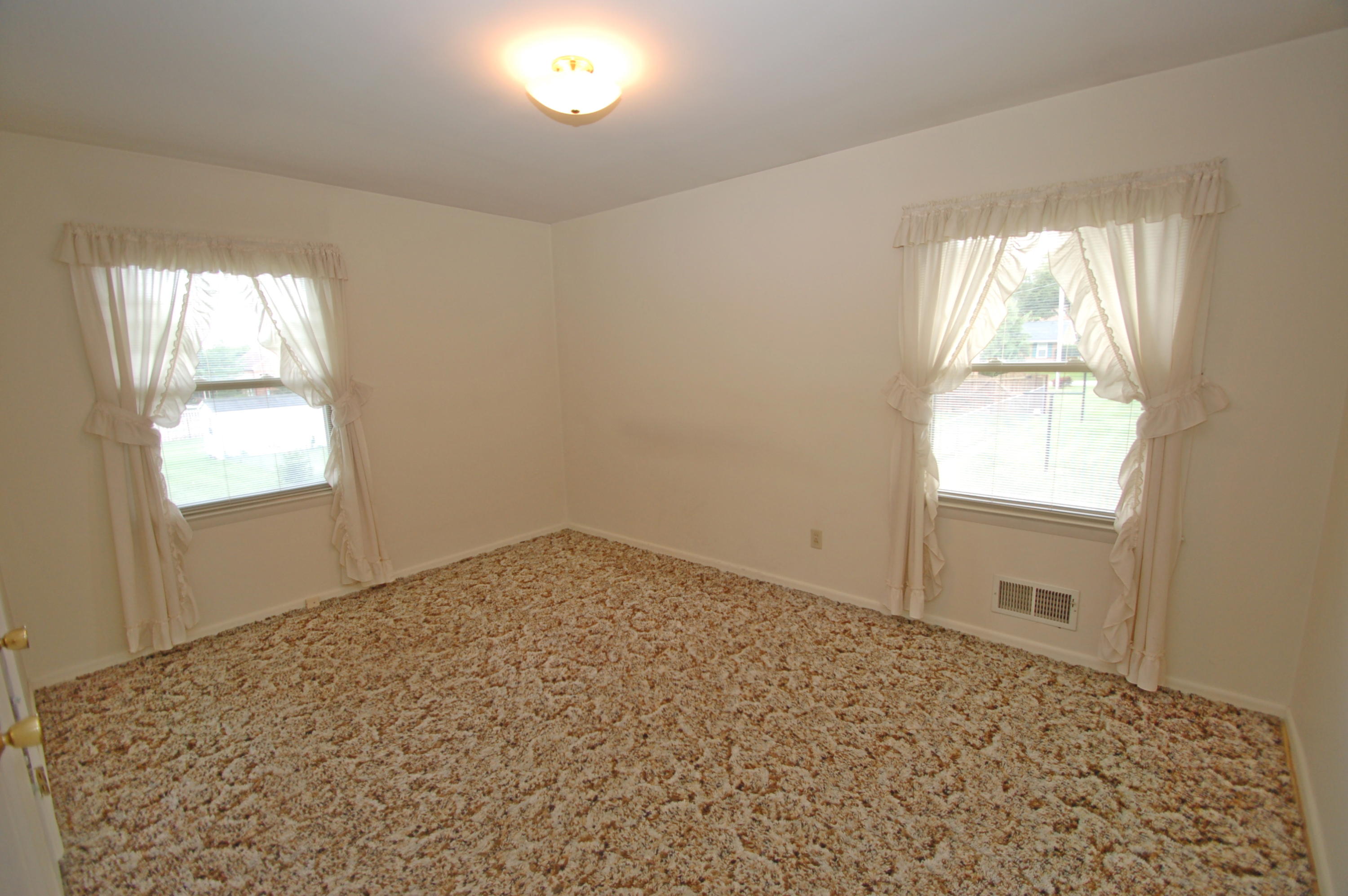 6715 Laban Road Roanoke, VA 24019 - Photo 12 of 28 012(1)