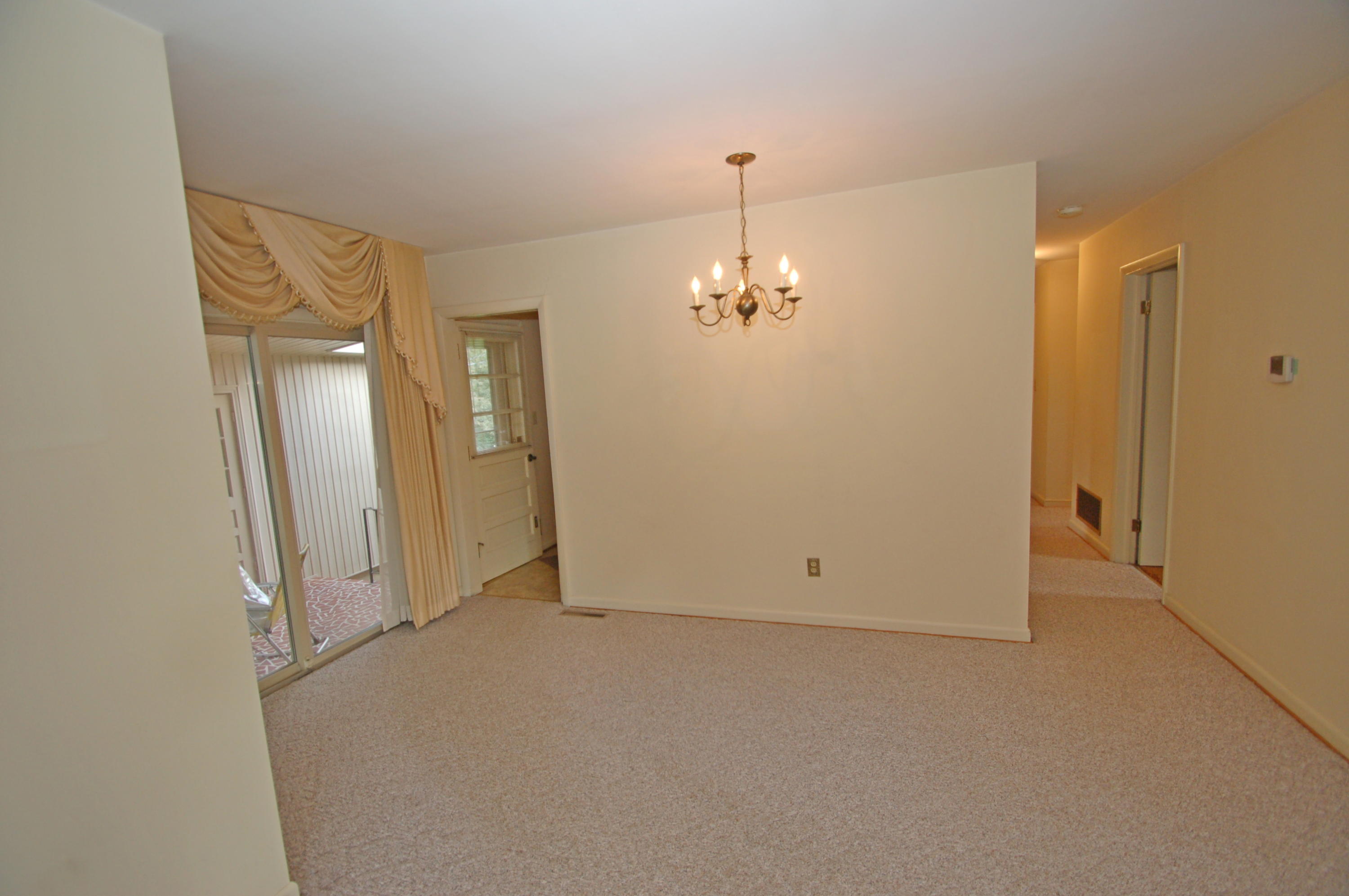 6715 Laban Road Roanoke, VA 24019 - Photo 4 of 28 004(1)