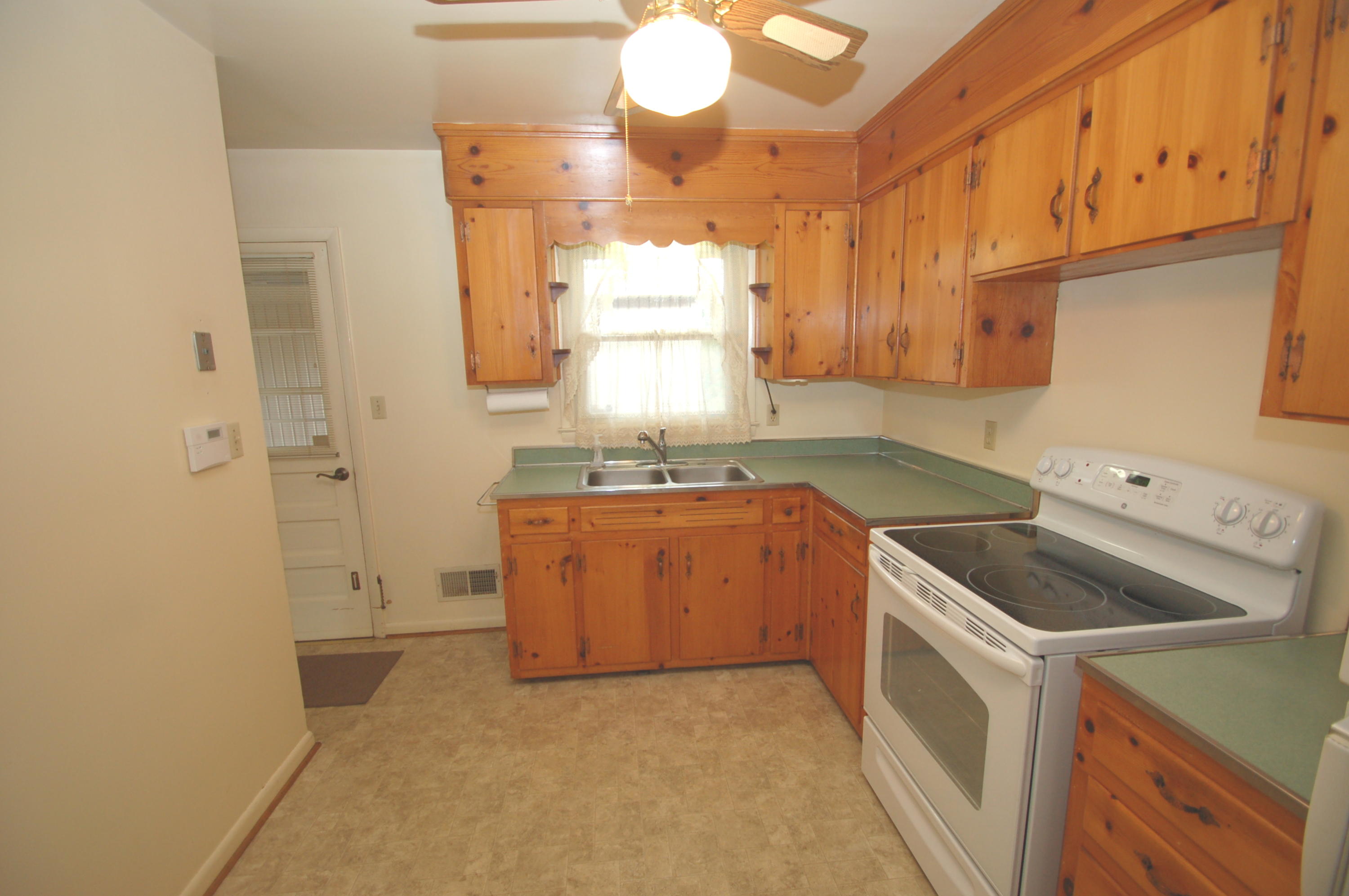 6715 Laban Road Roanoke, VA 24019 - Photo 6 of 28 006(1)