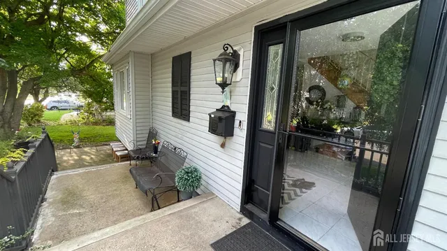 $690,000 | 102 Gracey Street, Edison, NJ 08817