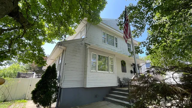 $690,000 | 102 Gracey Street, Edison, NJ 08817