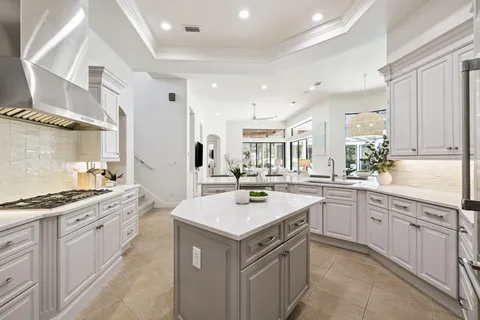 a view of entryway with a front door
