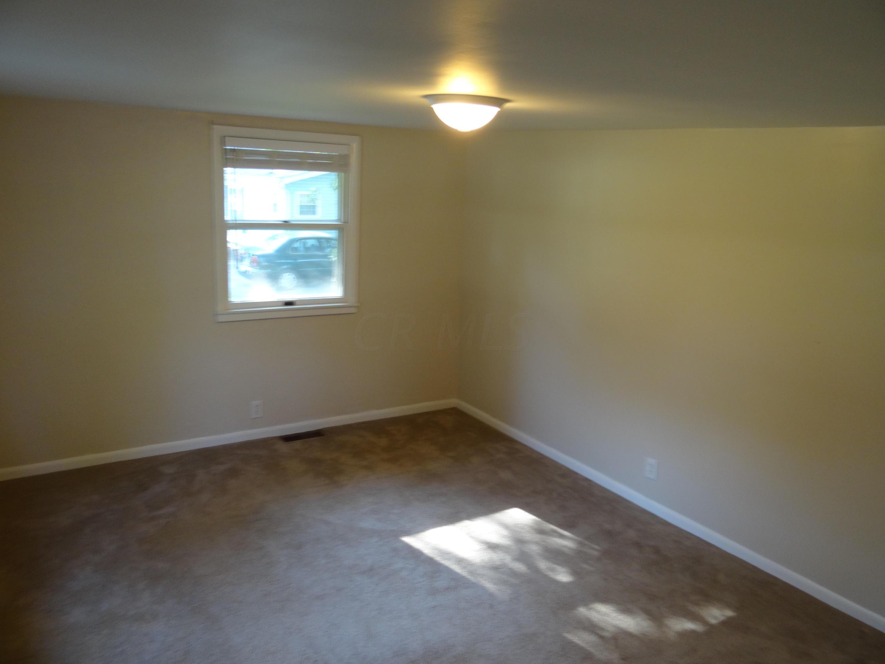 95 Sims Road Southwest Pataskala, OH 43062 - Photo 4 of 27 Gallery Image 4