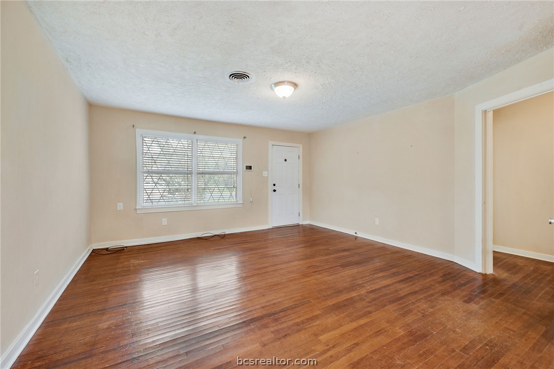 110 North Gordon Street Bryan, TX 77802 - Photo 3 of 18