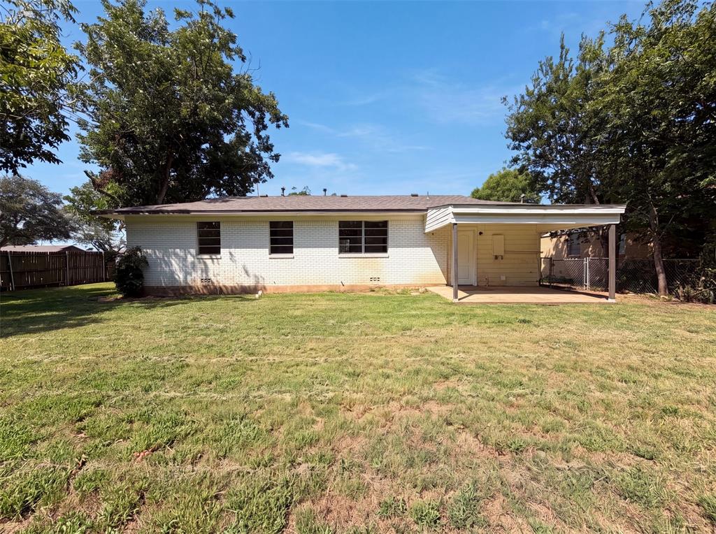 1213 South Ridgeway Drive Cleburne, TX 76033 - Photo 5 of 15 Gallery Image 5