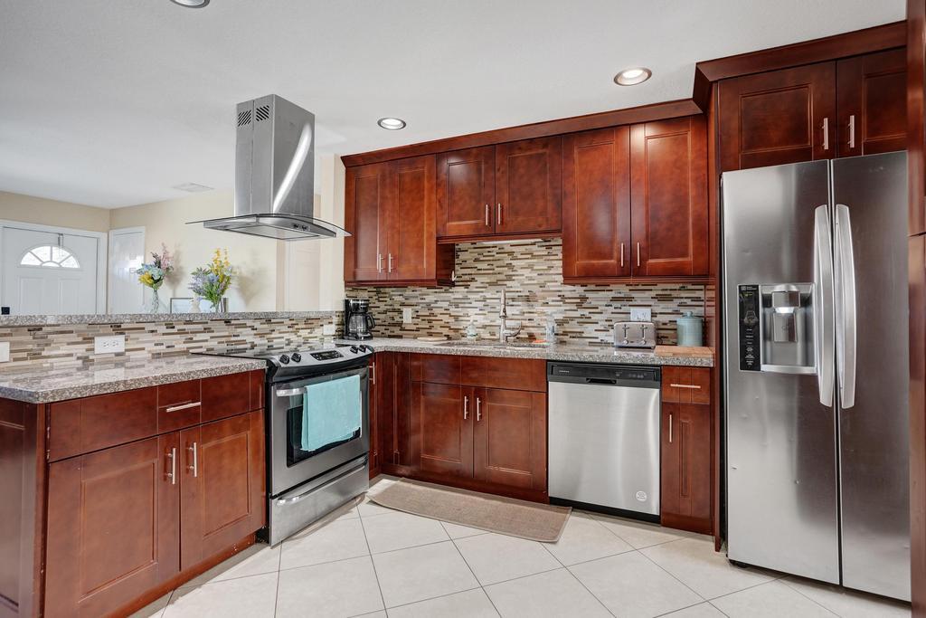 740 Buttonwood Road North Palm Beach, FL 33408 - Photo 10 of 44 DSC07997