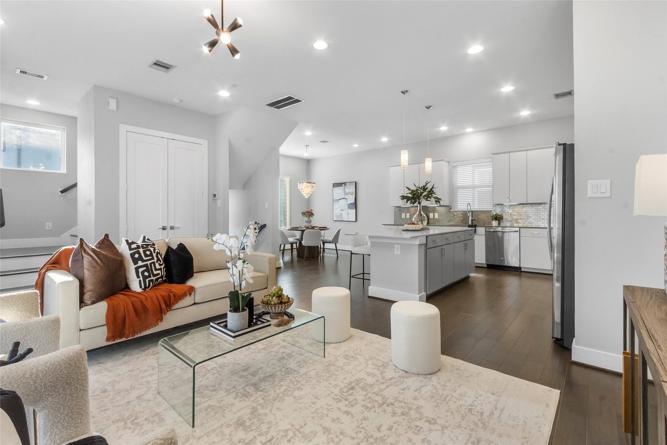 Welcome to 8409 Hempstead Rd!