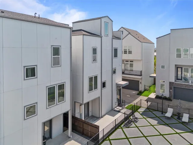 $425,000 | 8409 Hempstead Road, Unit H, Houston, TX 77008