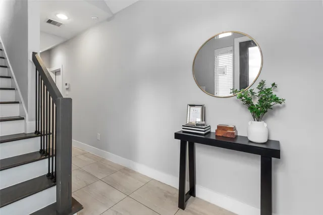 $425,000 | 8409 Hempstead Road, Unit H, Houston, TX 77008