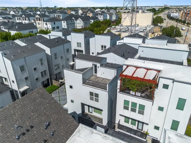 $425,000 | 8409 Hempstead Road, Unit H, Houston, TX 77008