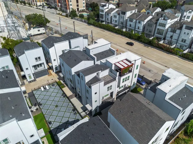 $425,000 | 8409 Hempstead Road, Unit H, Houston, TX 77008