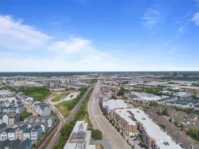 $425,000 | 8409 Hempstead Road, Unit H, Houston, TX 77008