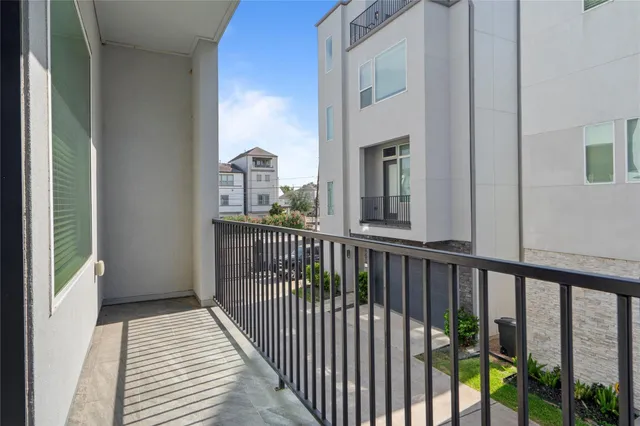 $425,000 | 8409 Hempstead Road, Unit H, Houston, TX 77008