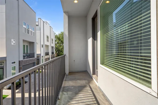 $425,000 | 8409 Hempstead Road, Unit H, Houston, TX 77008