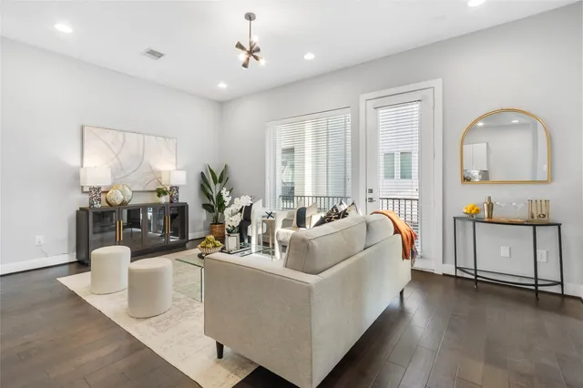 $425,000 | 8409 Hempstead Road, Unit H, Houston, TX 77008