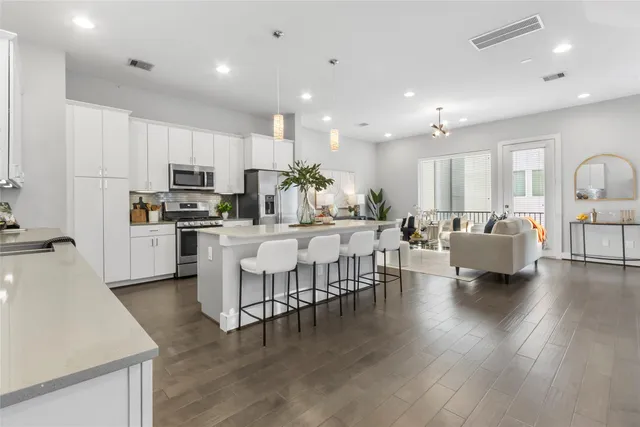 $425,000 | 8409 Hempstead Road, Unit H, Houston, TX 77008