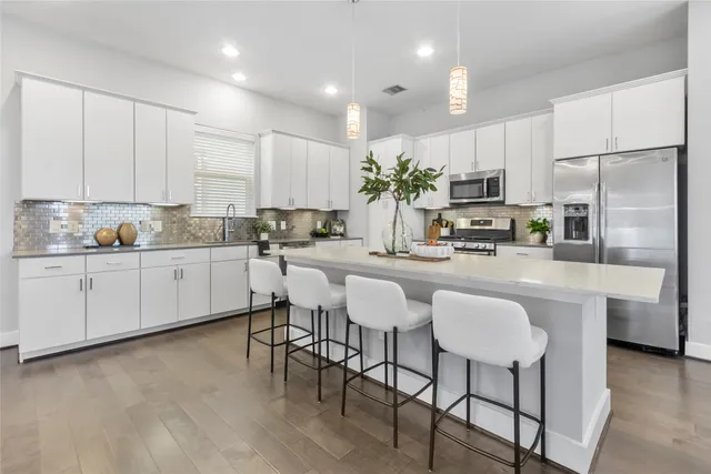 $425,000 | 8409 Hempstead Road, Unit H, Houston, TX 77008