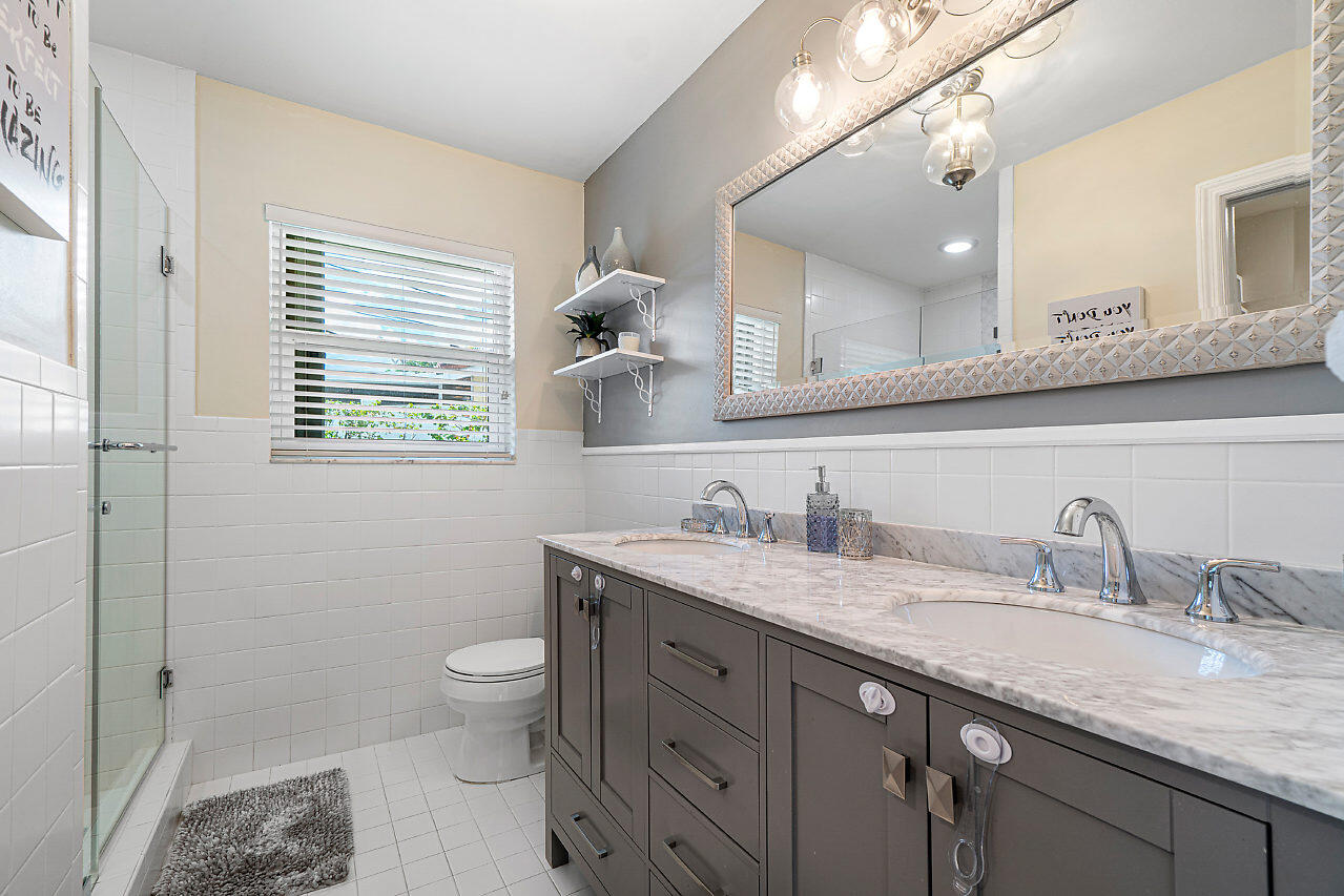 24 Burning Tree Lane Boca Raton, FL 33431 - Photo 5 of 10 3