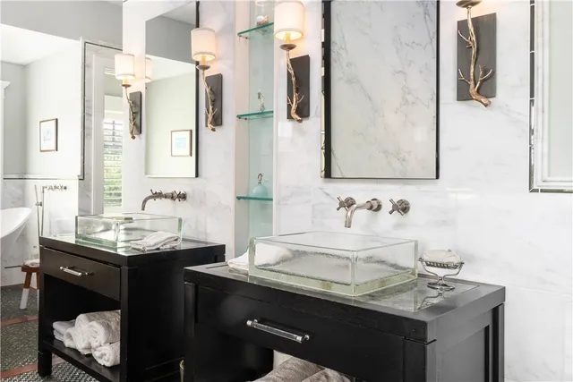 $10,000,000 | 1 Gerald's Farm Drive, Exeter, RI 02822