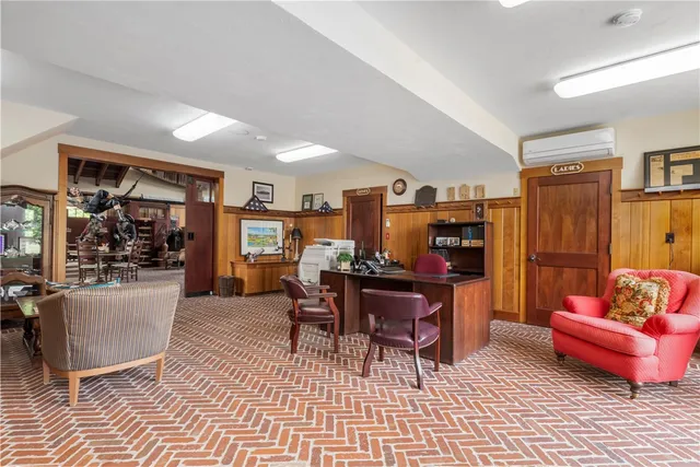 $10,000,000 | 1 Gerald's Farm Drive, Exeter, RI 02822