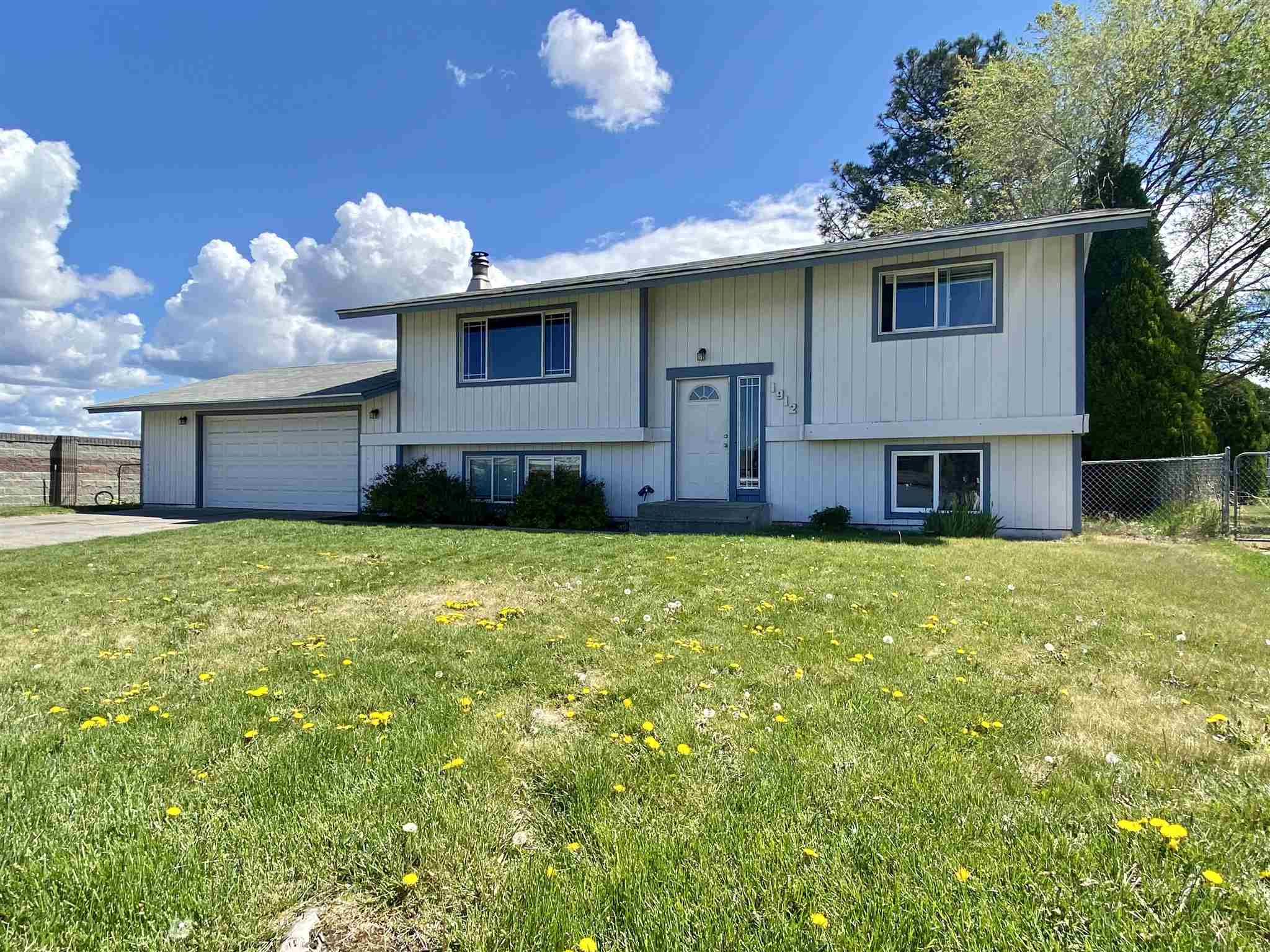 1912 North Balfour Road Spokane Valley, WA 99206 - Photo 2 of 14