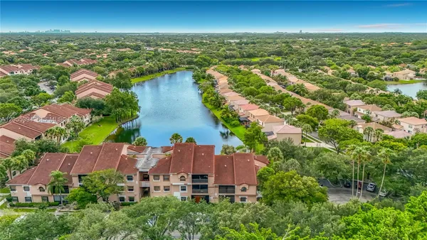 $325,200 | 10790 Northwest 14th Street, Unit 196, Plantation, FL 33322
