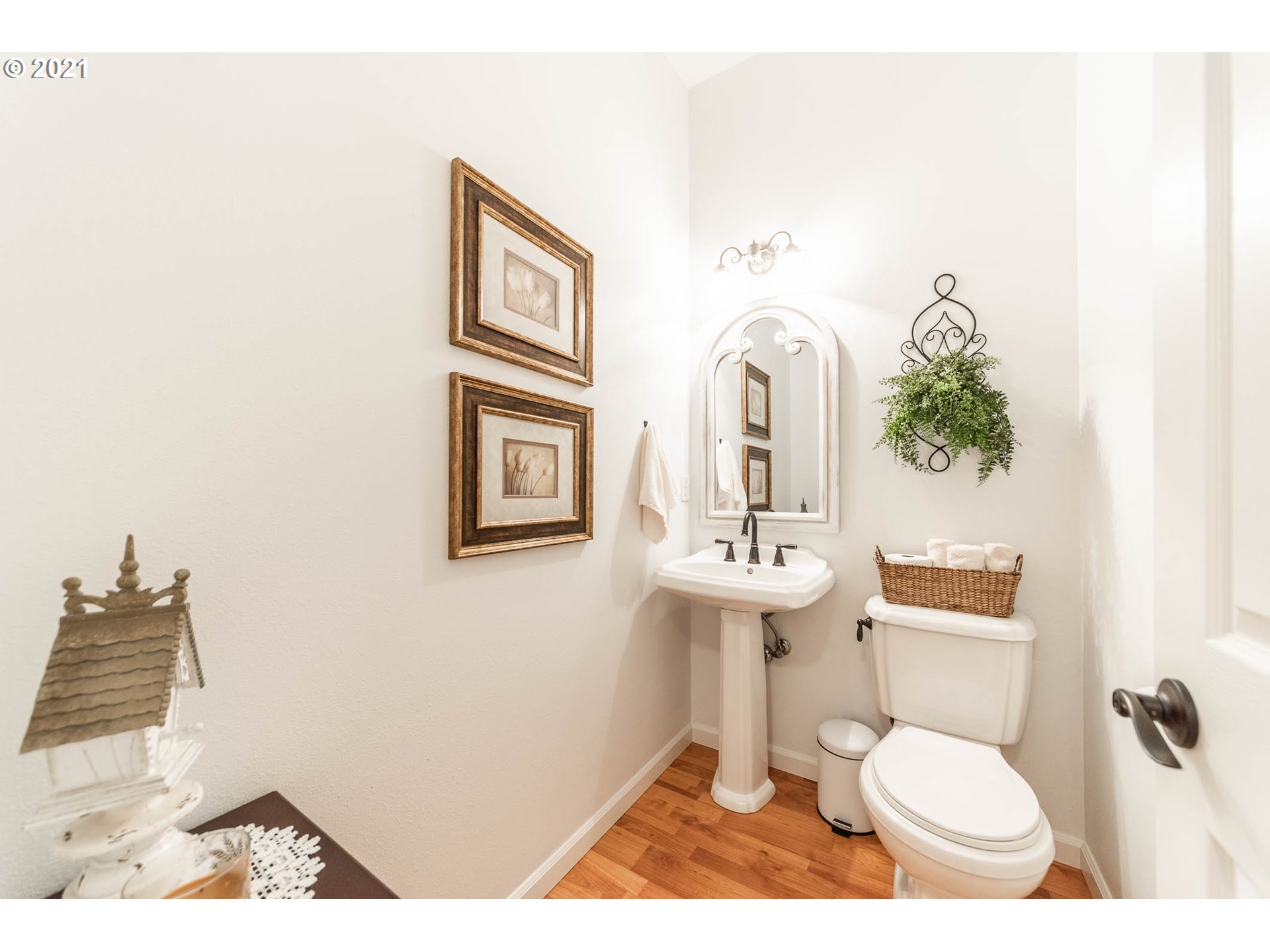 678 63rd Street Springfield, OR 97478 - Photo 20 of 32 a bathroom with a toilet sink and mirror