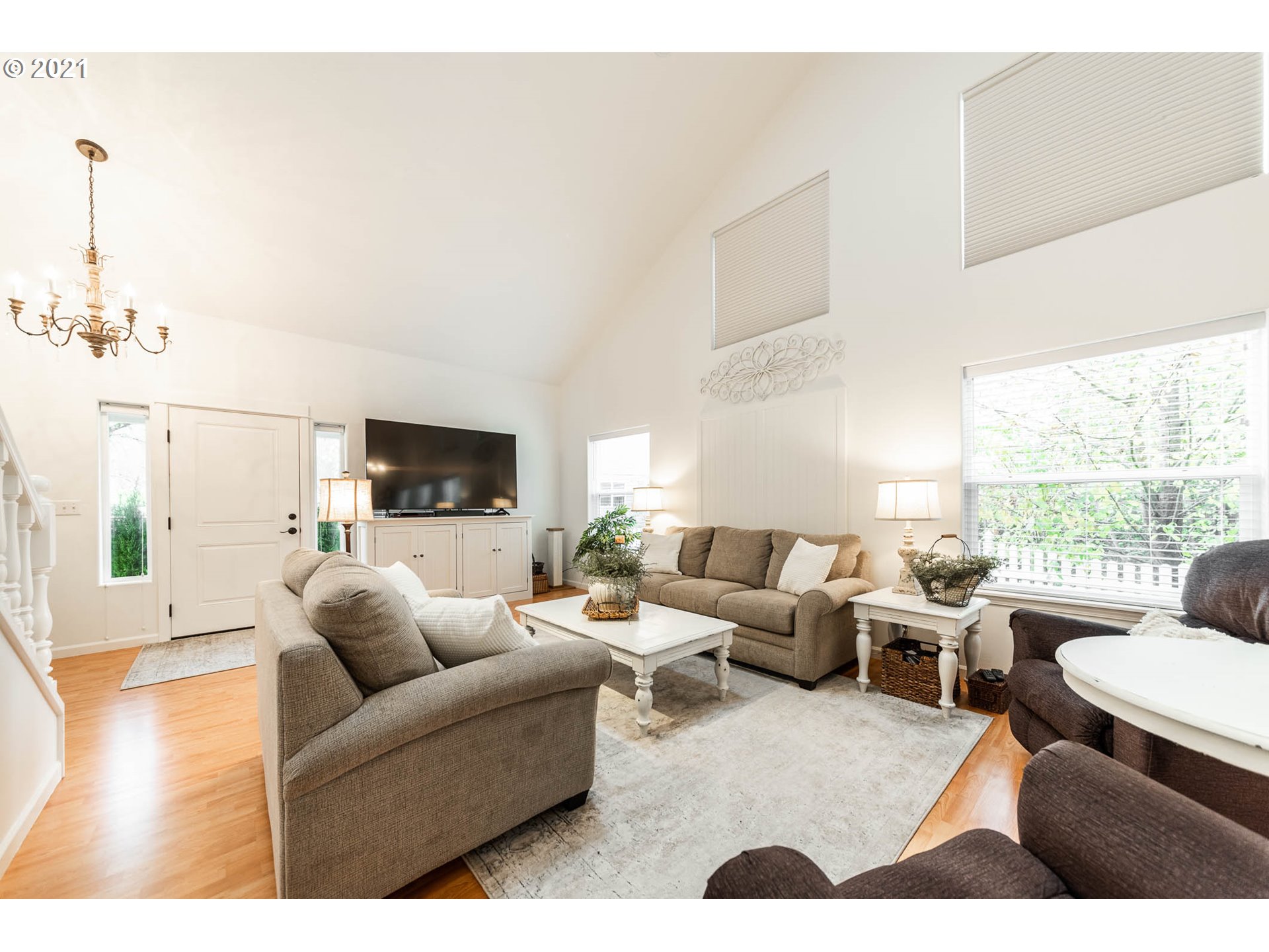 678 63rd Street Springfield, OR 97478 - Photo 4 of 32 a living room with furniture wooden floor and a large window