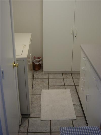 10600 Keystone Road East Tucson, AZ 85730 - Photo 2 of 6 a bathroom with a sink
