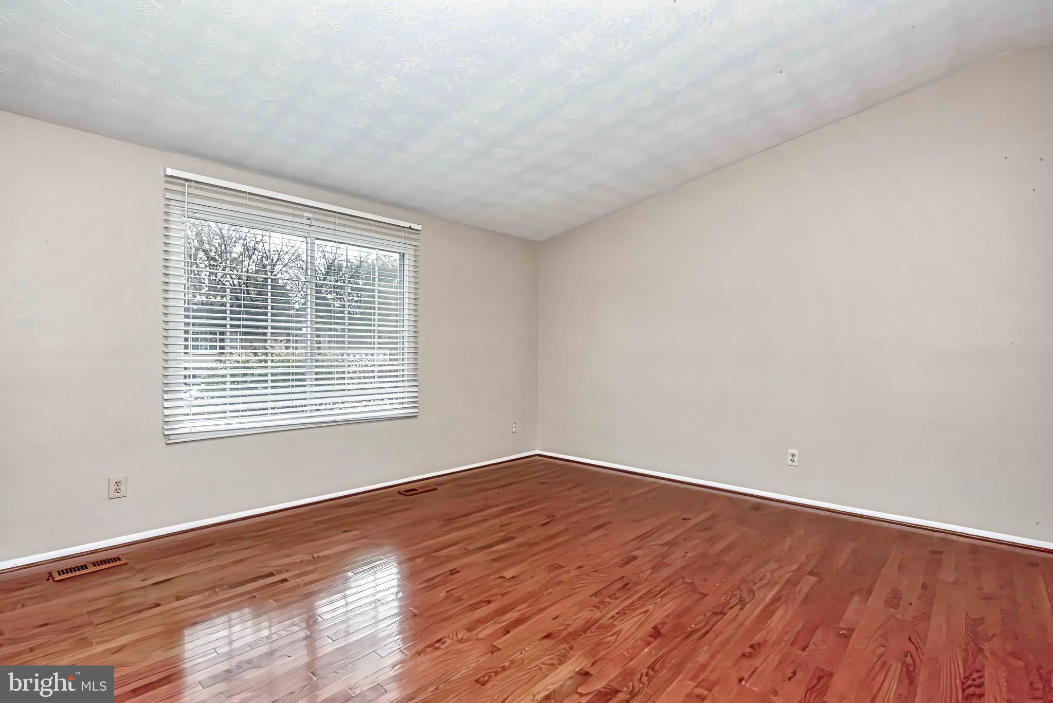 12828 Pinecrest Road Herndon, VA 20171 - Photo 5 of 46