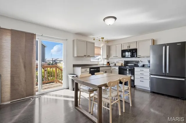 $335,000 | 513 Palisades Drive, St. Charles, MO 63301