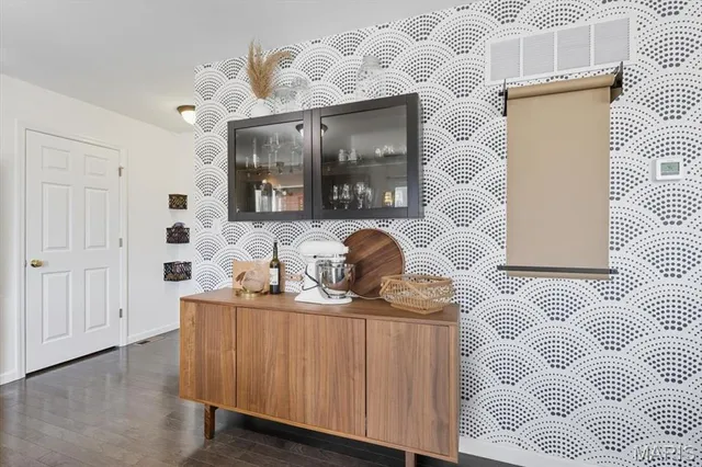 $335,000 | 513 Palisades Drive, St. Charles, MO 63301