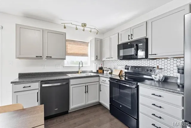 $335,000 | 513 Palisades Drive, St. Charles, MO 63301