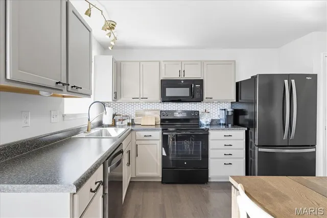 $335,000 | 513 Palisades Drive, St. Charles, MO 63301