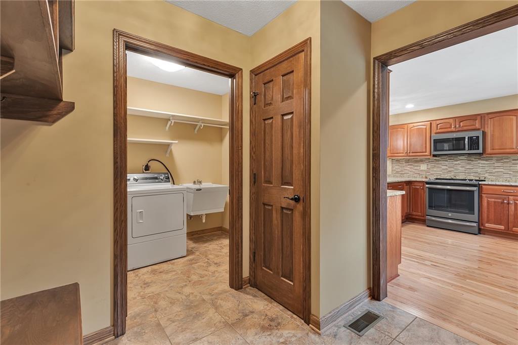 3993 Patterson Road Aliquippa, PA 15001 - Photo 17 of 21 Gallery Image 17