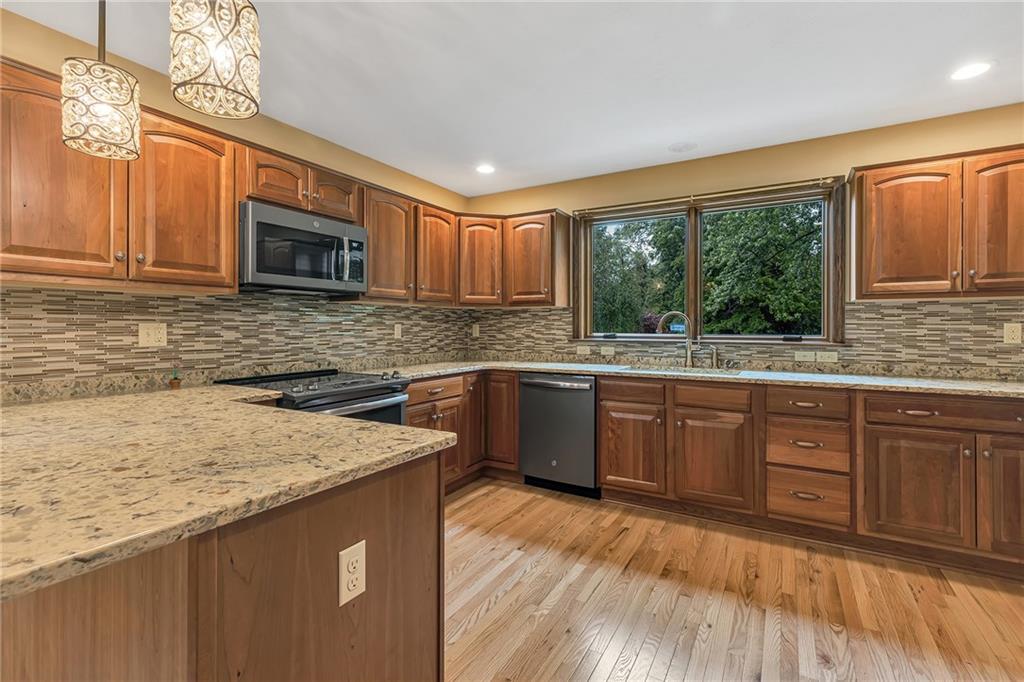 3993 Patterson Road Aliquippa, PA 15001 - Photo 5 of 21 Gallery Image 5