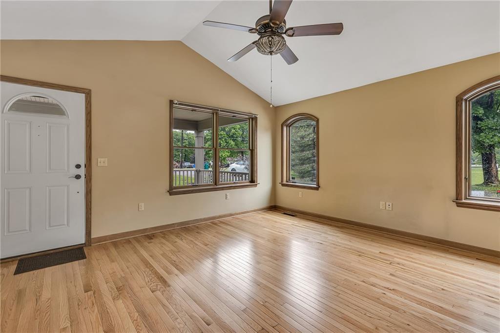 3993 Patterson Road Aliquippa, PA 15001 - Photo 9 of 21 Gallery Image 9