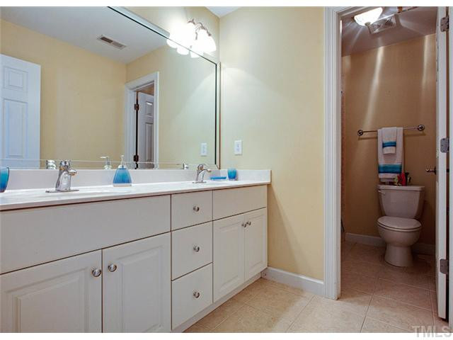 4617 Mentone Way Raleigh, NC 27612 - Photo 17 of 23 Bathroom