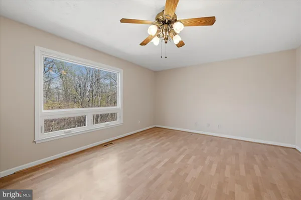 $575,000 | 22009 Blue Ridge Mountain Road, Paris, VA 20130