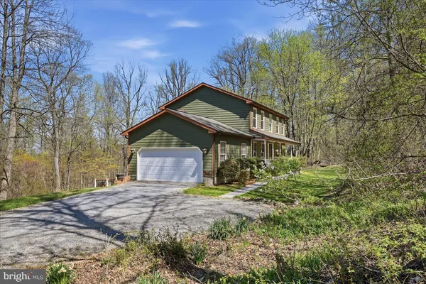 $575,000 | 22009 Blue Ridge Mountain Road, Paris, VA 20130
