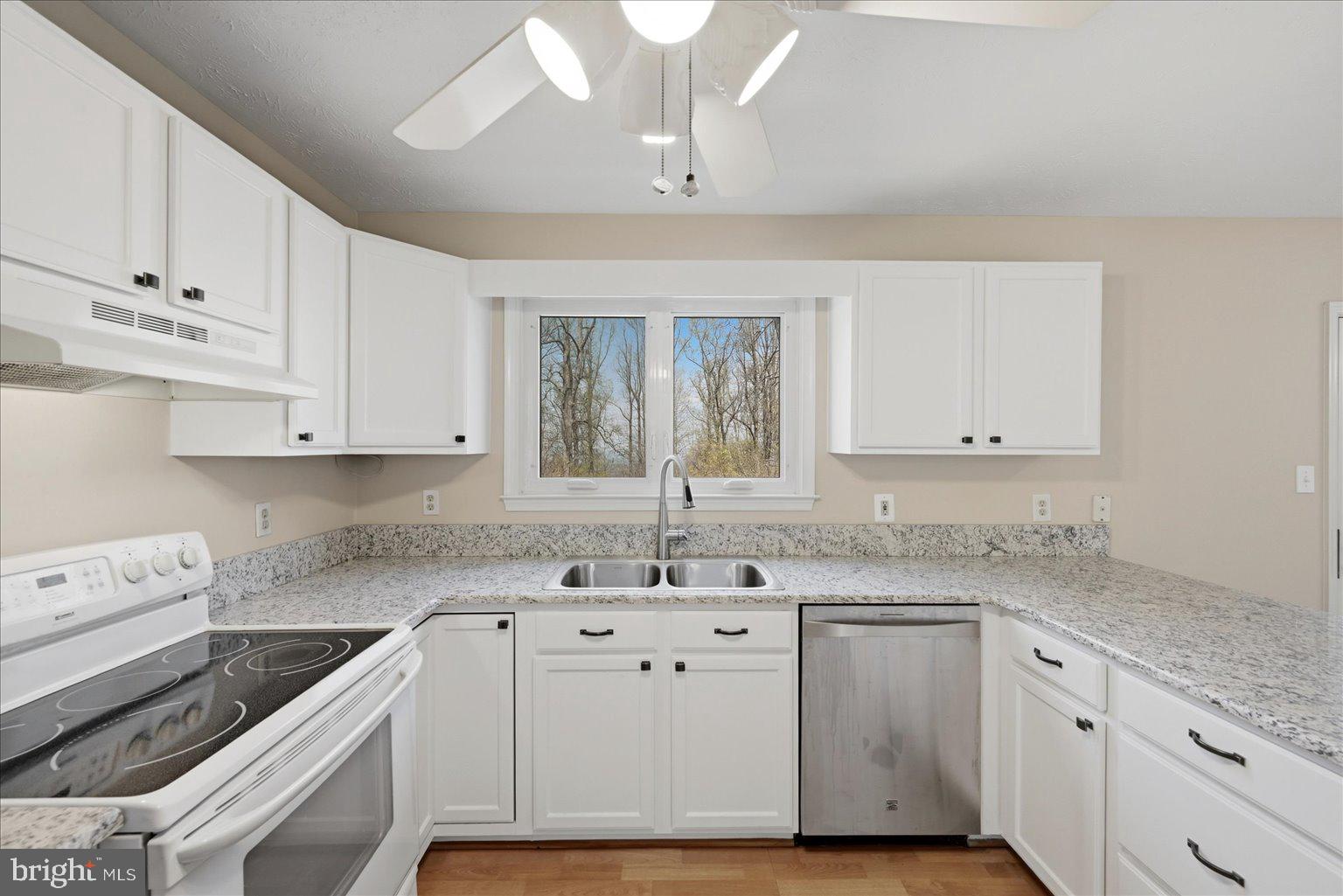 22009 Blue Ridge Mountain Road Paris, VA 20130 - Photo 7 of 43