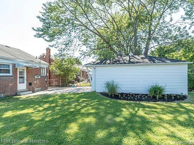 312 Normandy Road Royal Oak, MI 48073 - Photo 45 of 54 42216061816_47.jpg