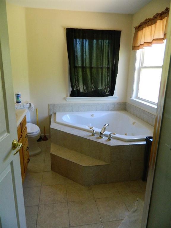 402 High Street Paris, ME 04281 - Photo 11 of 22 Master bedroom bath with Jacuzzi tub!