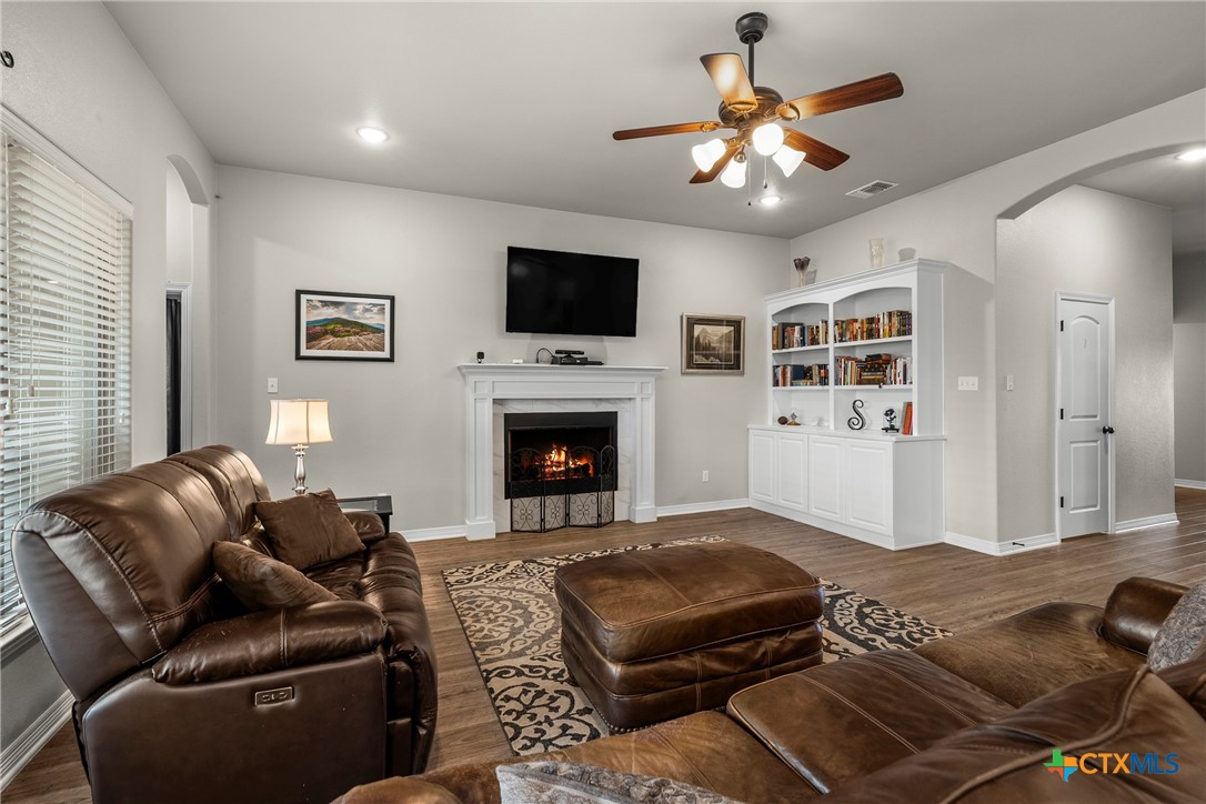 1918 Rustic Manor Drive Temple, TX 76502 - Photo 8 of 33
