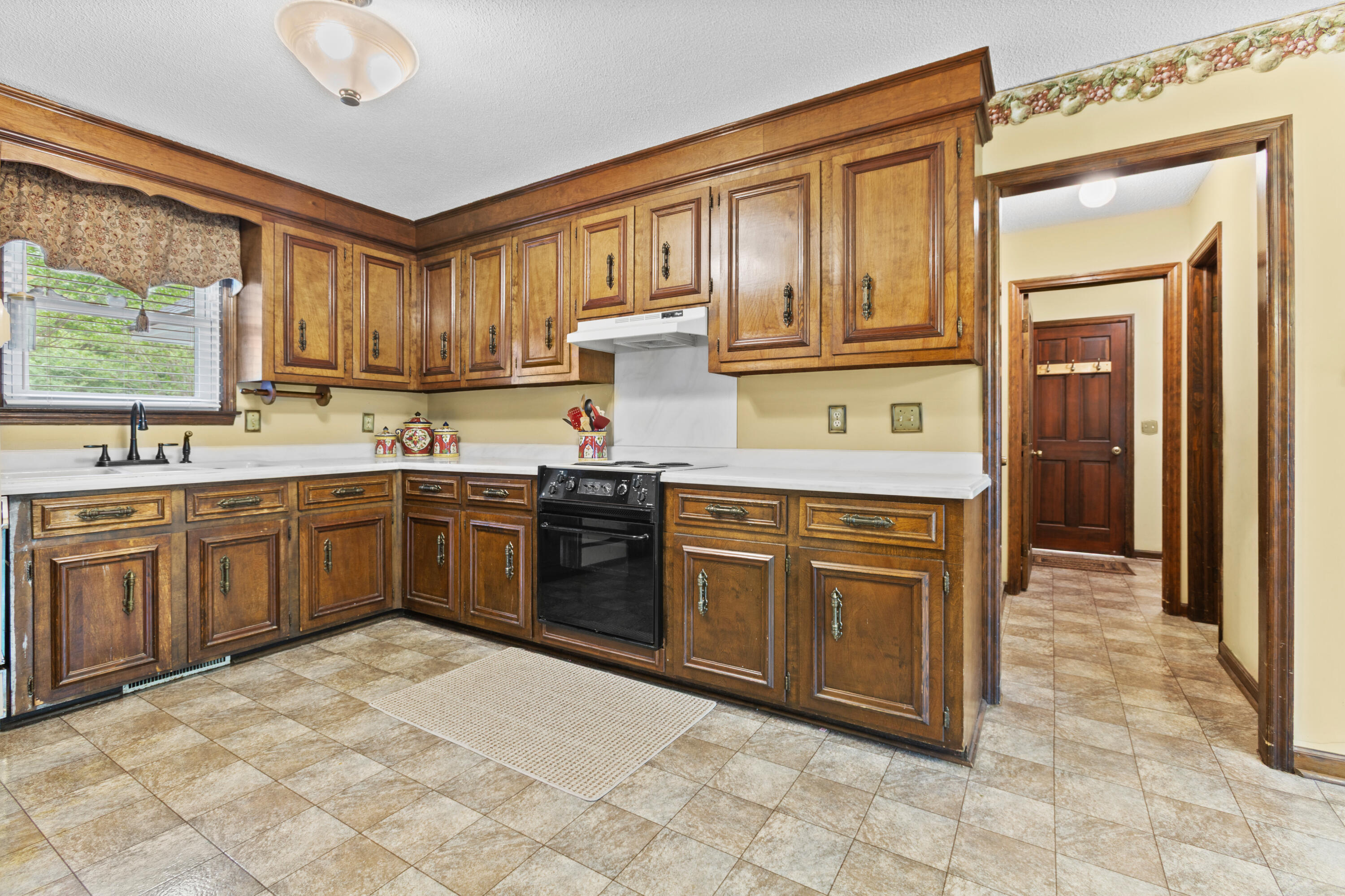 5924 Commonwealth Circle Hanahan, SC 29410 - Photo 11 of 31 5924Commonwealth.NicoleBurbagePhoto-8