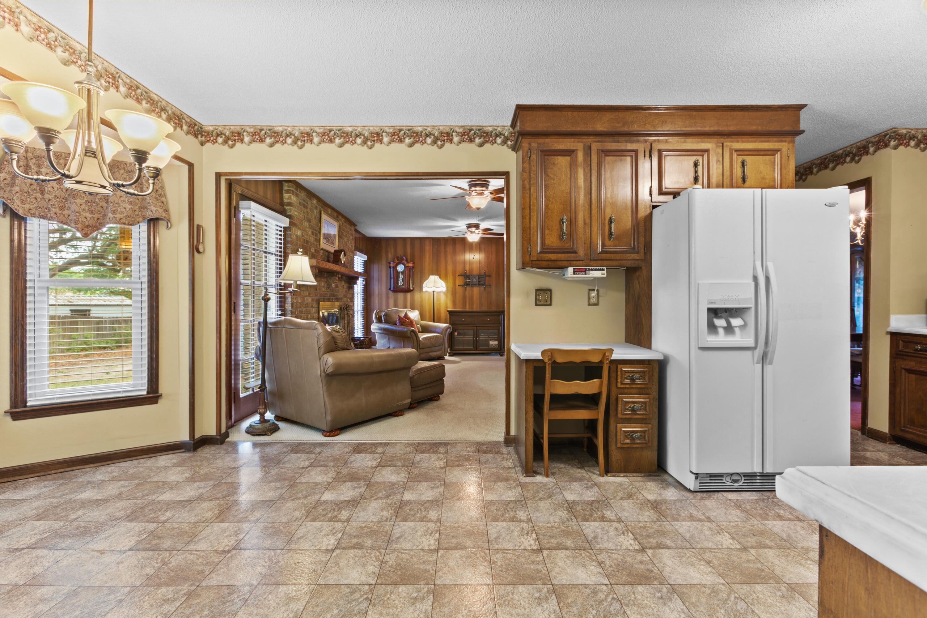 5924 Commonwealth Circle Hanahan, SC 29410 - Photo 13 of 31 5924Commonwealth.NicoleBurbagePhoto-10