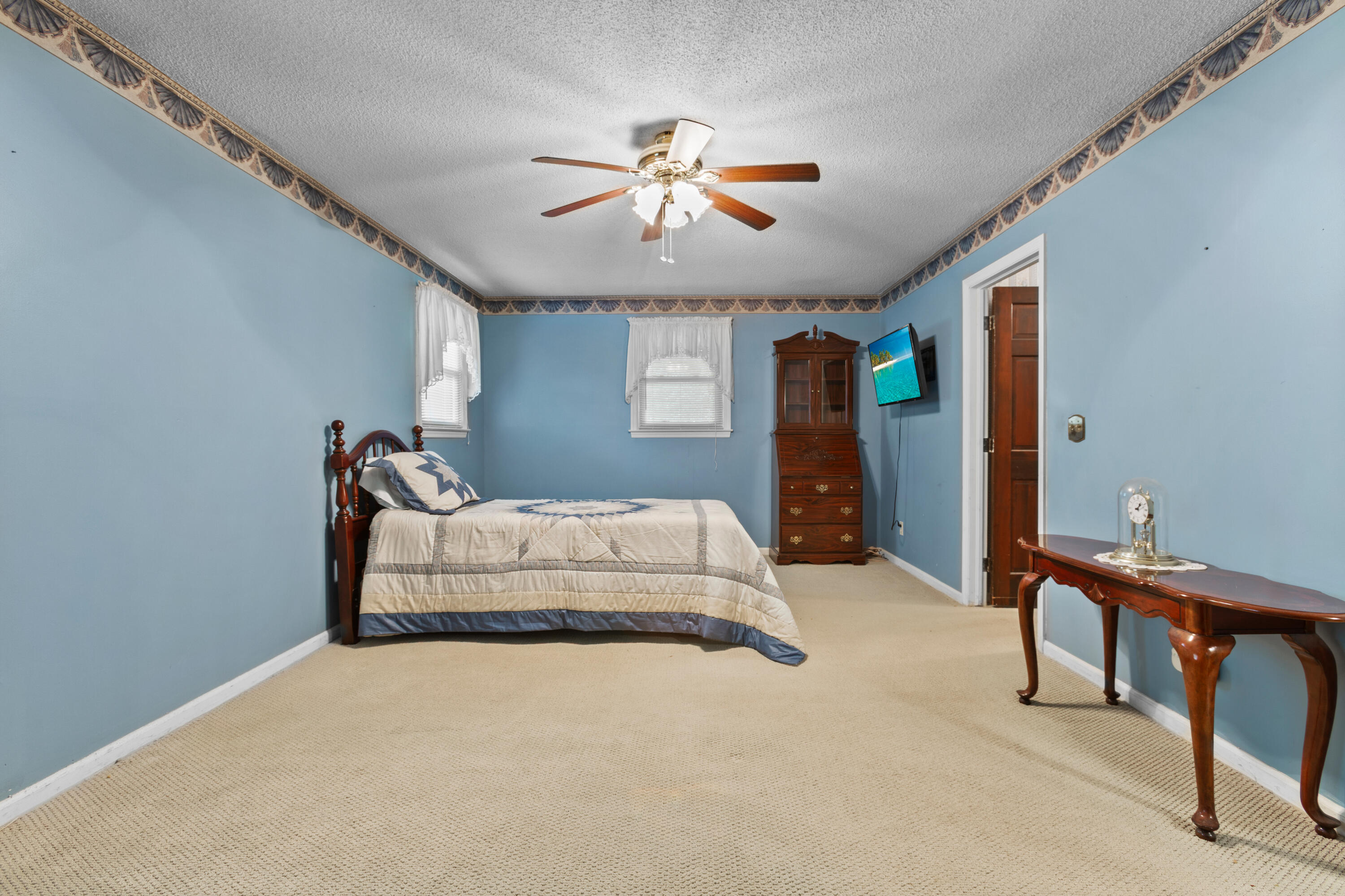 5924 Commonwealth Circle Hanahan, SC 29410 - Photo 16 of 31 5924Commonwealth.NicoleBurbagePhoto-12