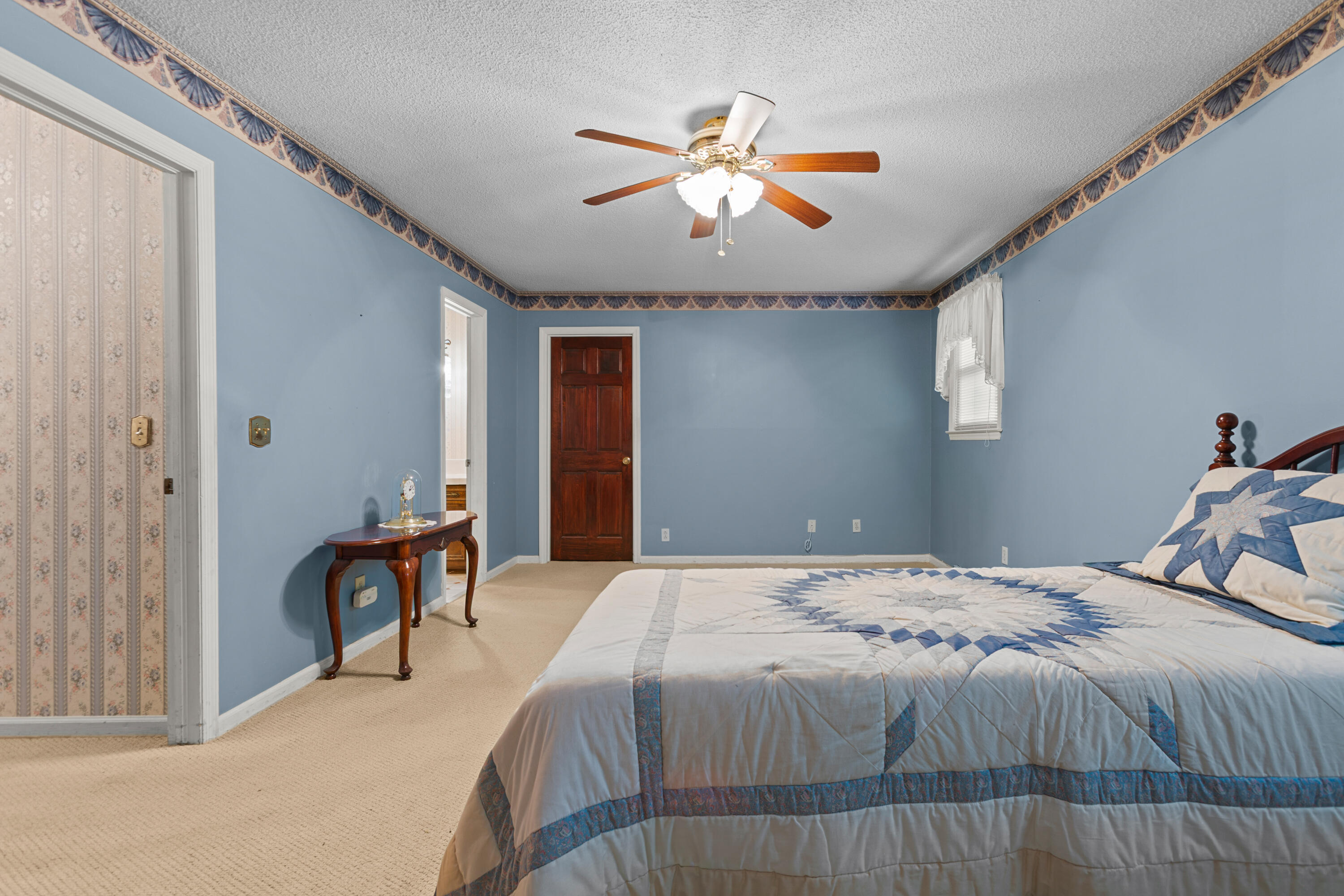 5924 Commonwealth Circle Hanahan, SC 29410 - Photo 17 of 31 5924Commonwealth.NicoleBurbagePhoto-13